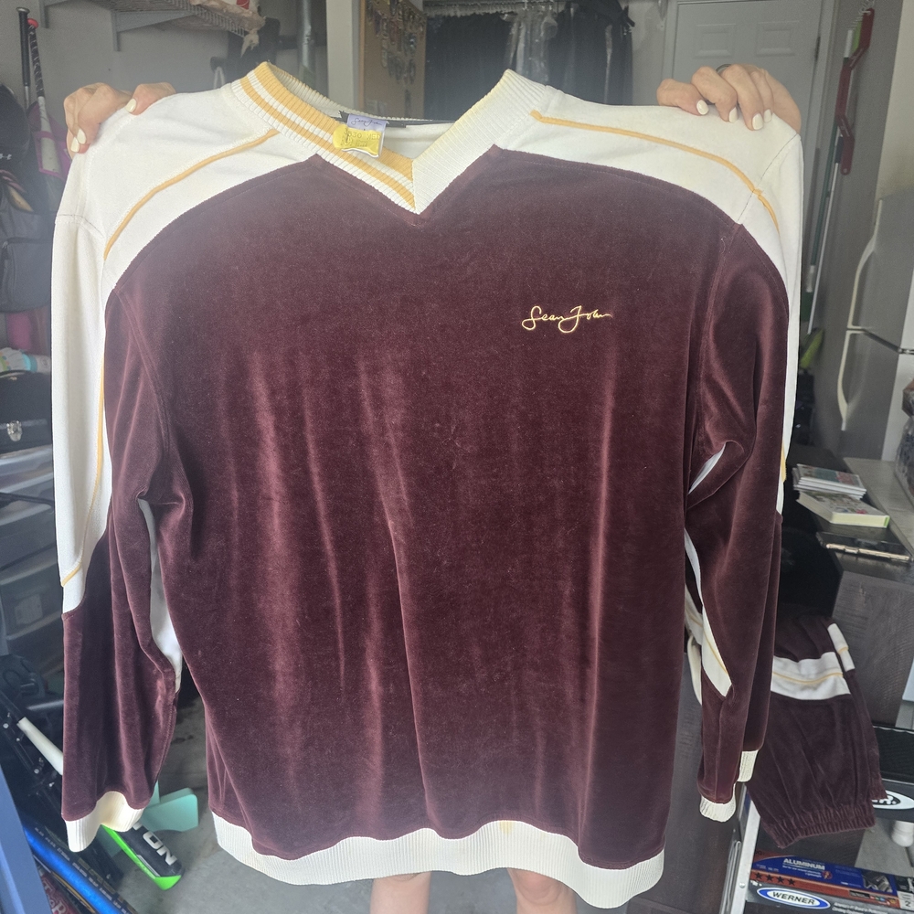 Sean John Burgundy and White Sweater